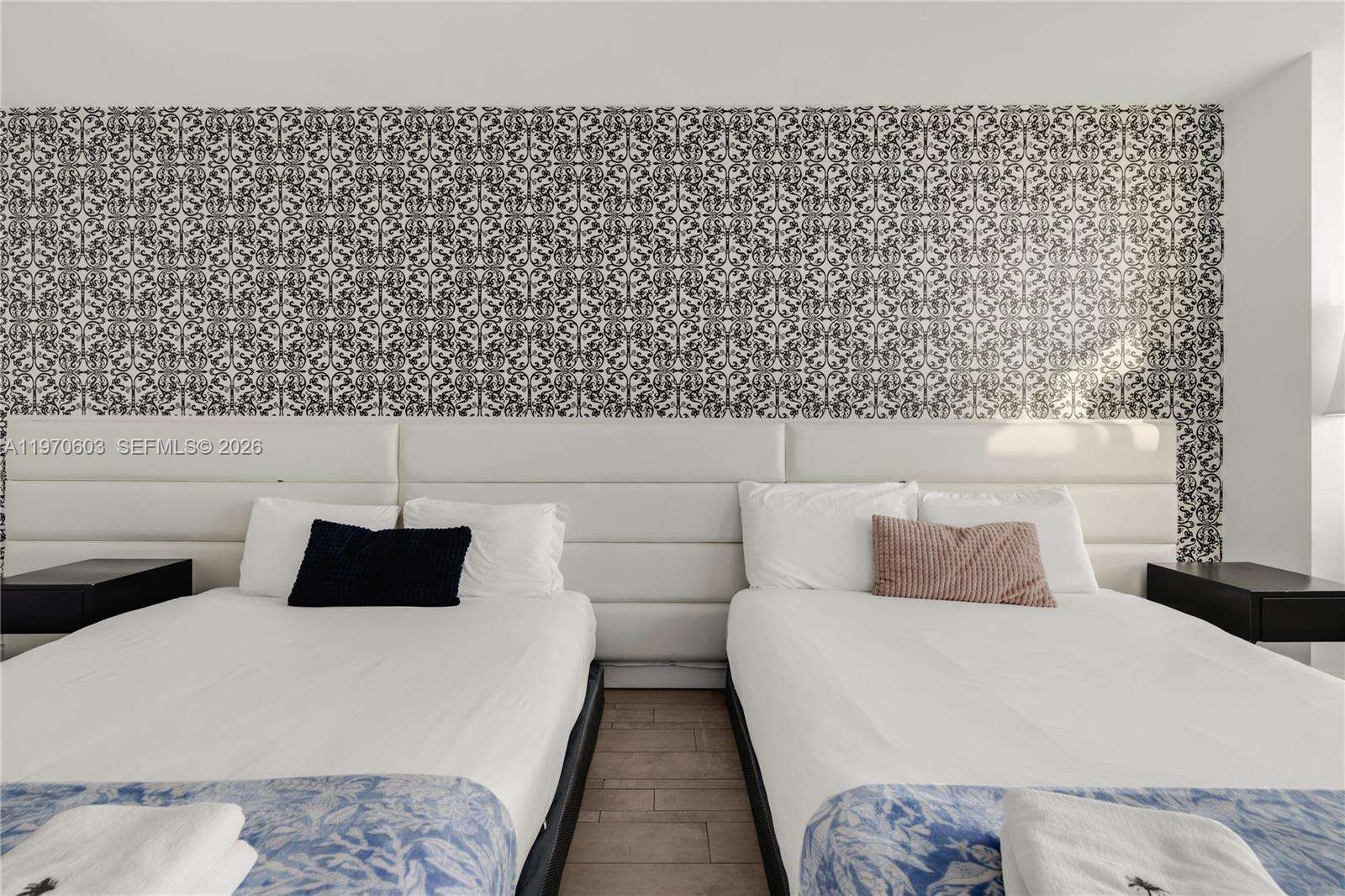 Mondrian Unit #520 | Picture 18