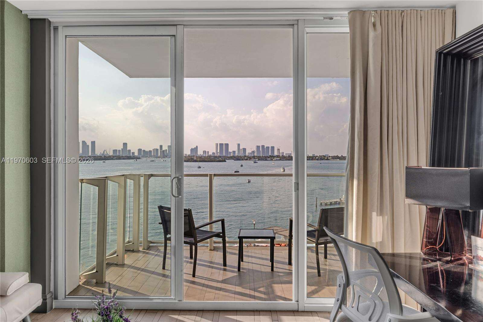 Mondrian Unit #520 | Picture 3