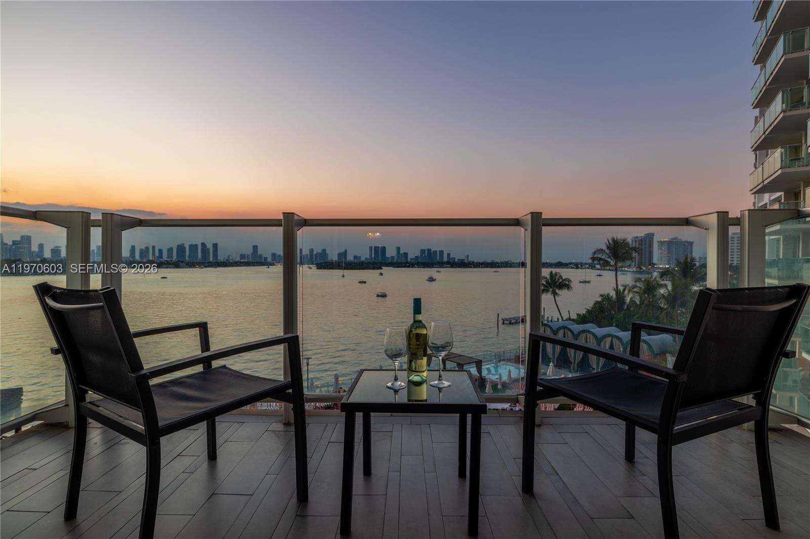 Mondrian Unit #520 | Picture 21