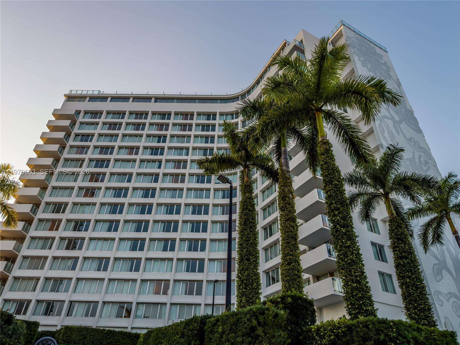 Mondrian Unit #520 | Picture 22