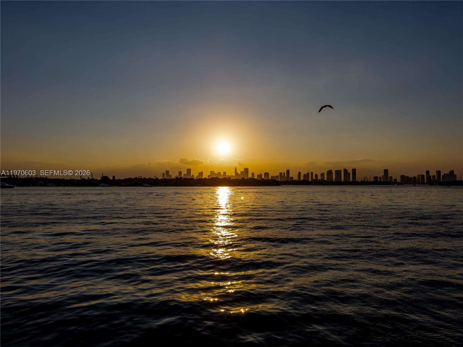 Mondrian Unit #520 | Picture 52