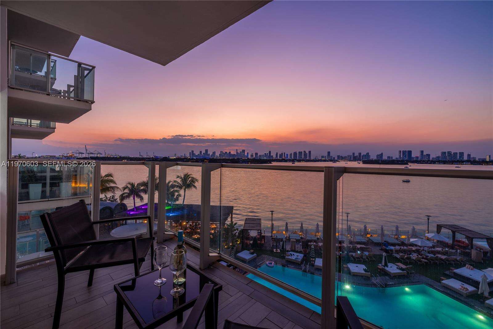 Mondrian Unit #520 | Picture 9