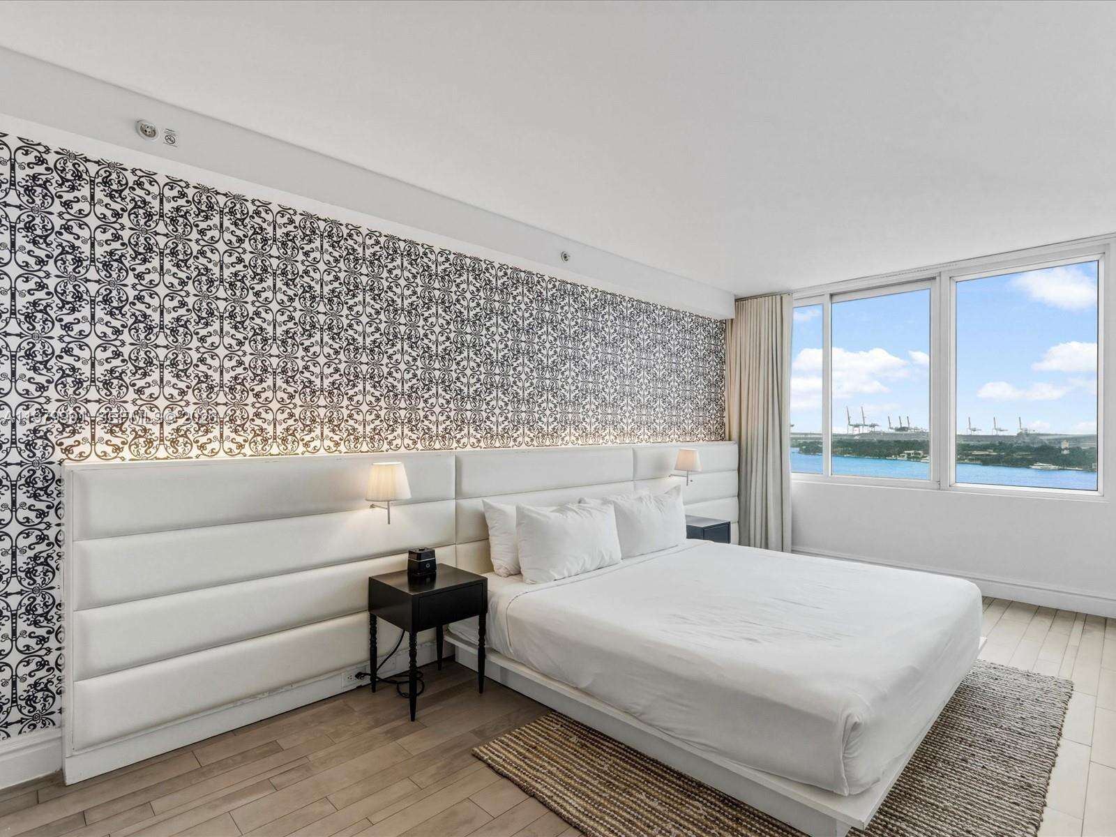 Mondrian Unit #1414 | Picture 12