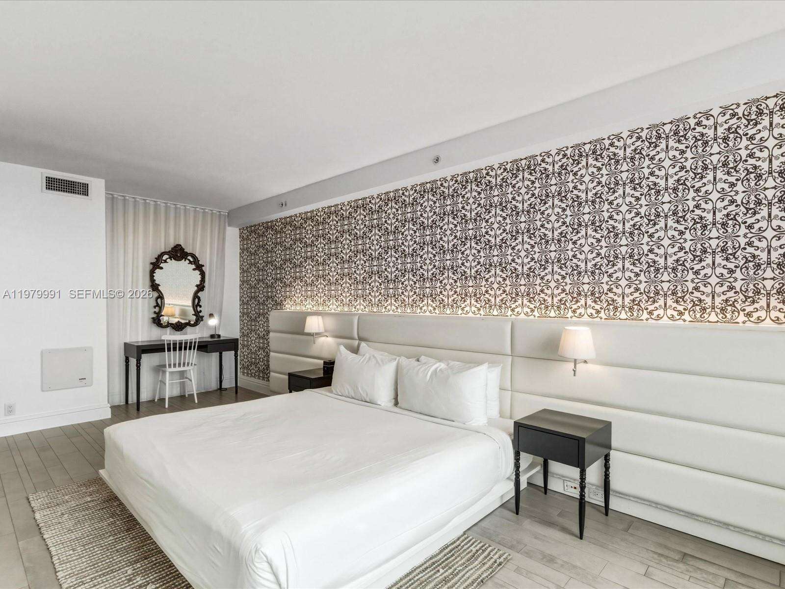 Mondrian Unit #1414 | Picture 14