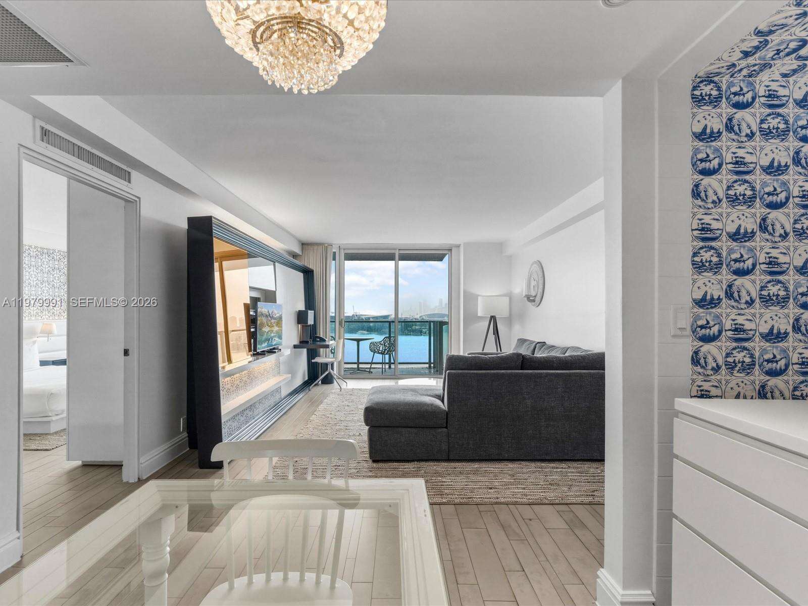 Mondrian Unit #1414 | Picture 7