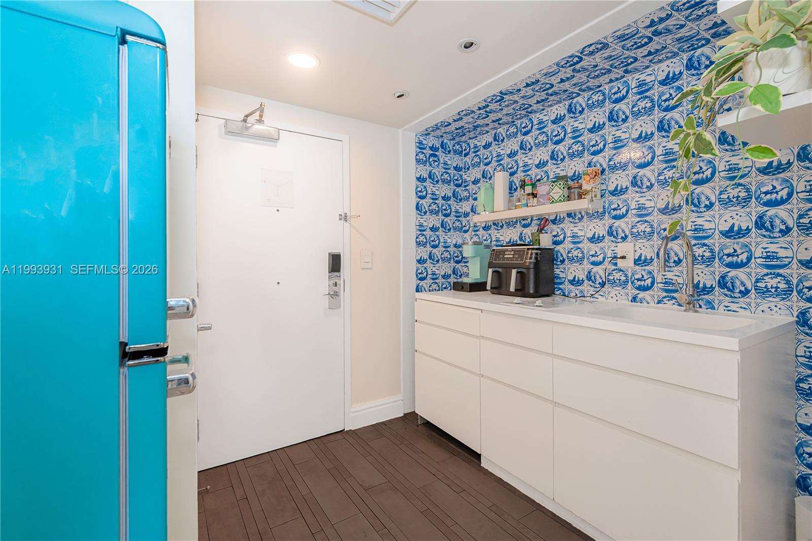 Mondrian Unit #1427 | Picture 13