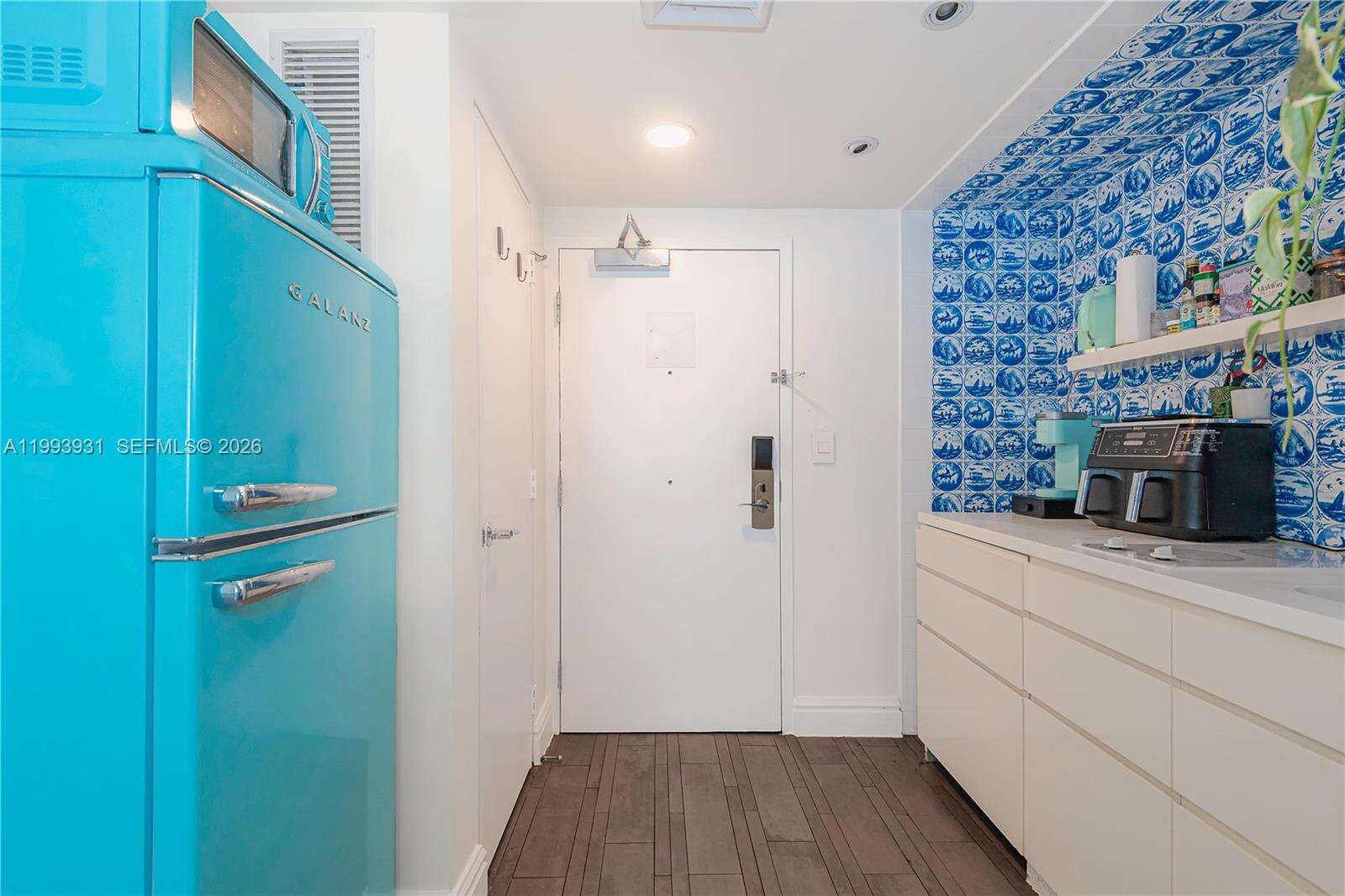 Mondrian Unit #1427 | Picture 14