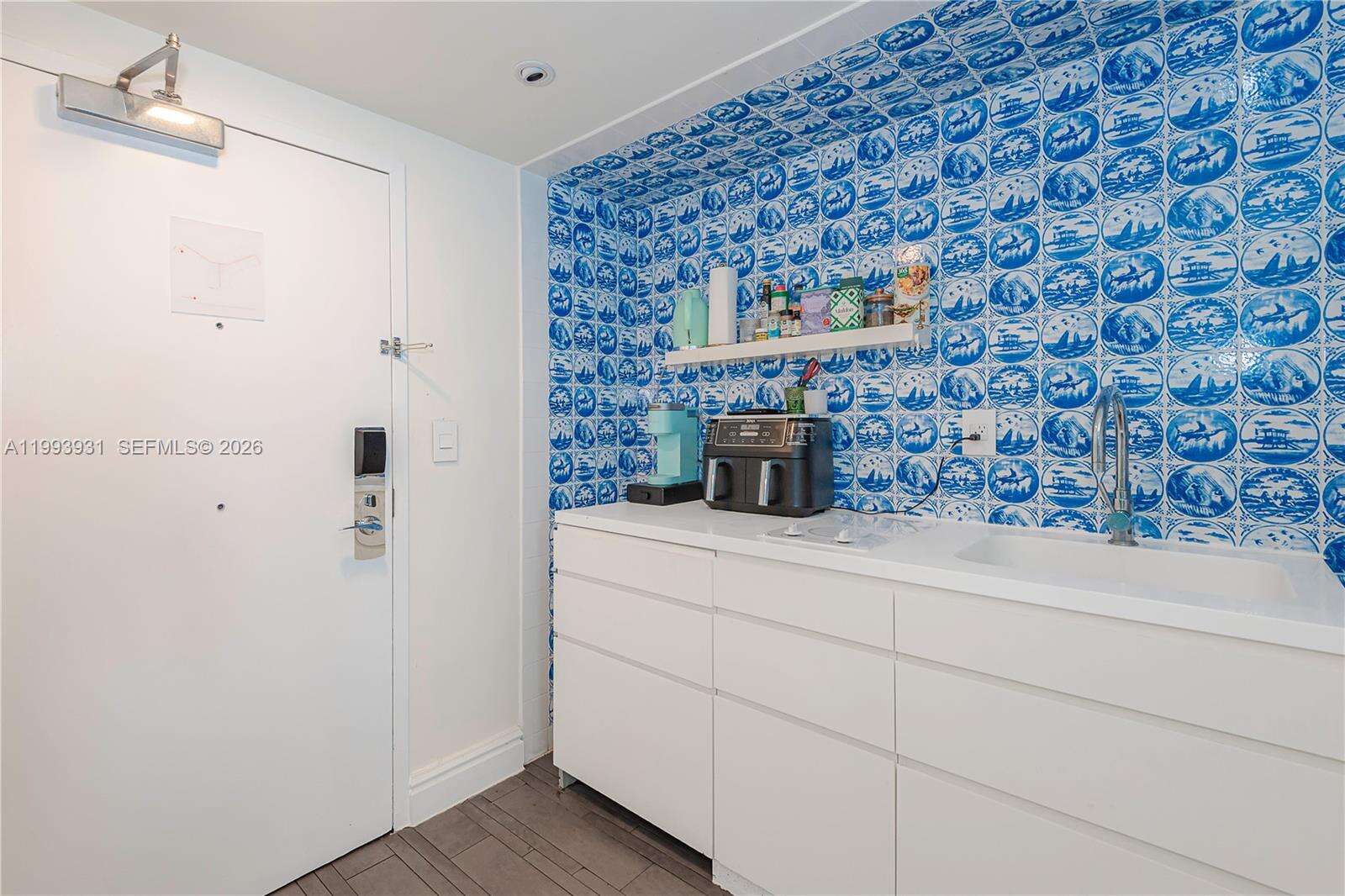 Mondrian Unit #1427 | Picture 15