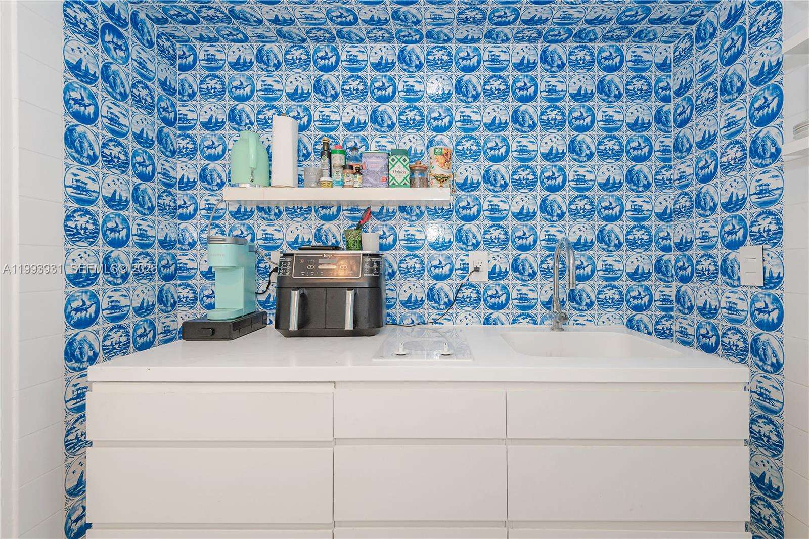 Mondrian Unit #1427 | Picture 17