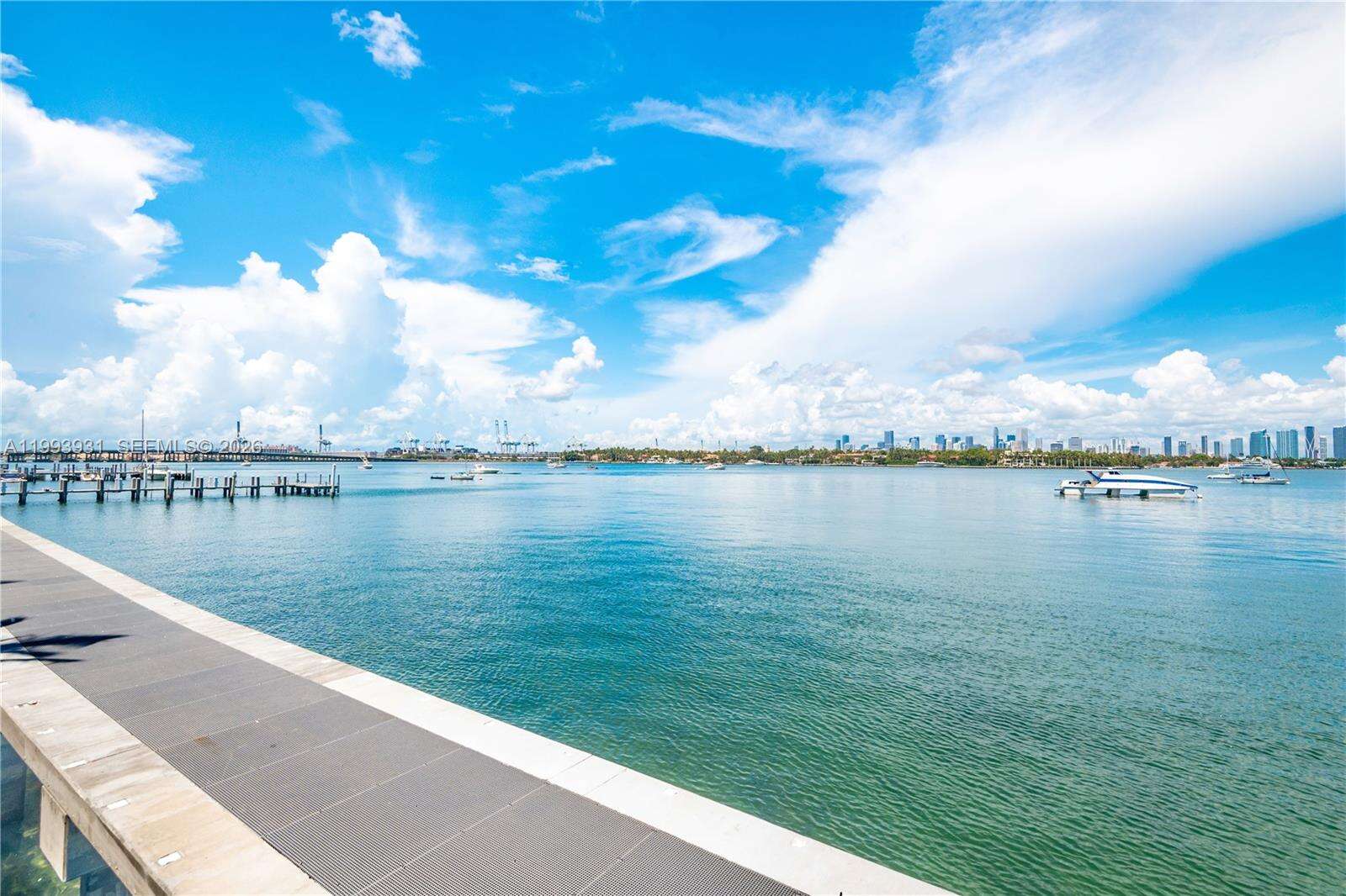 Mondrian Unit #1427 | Picture 30