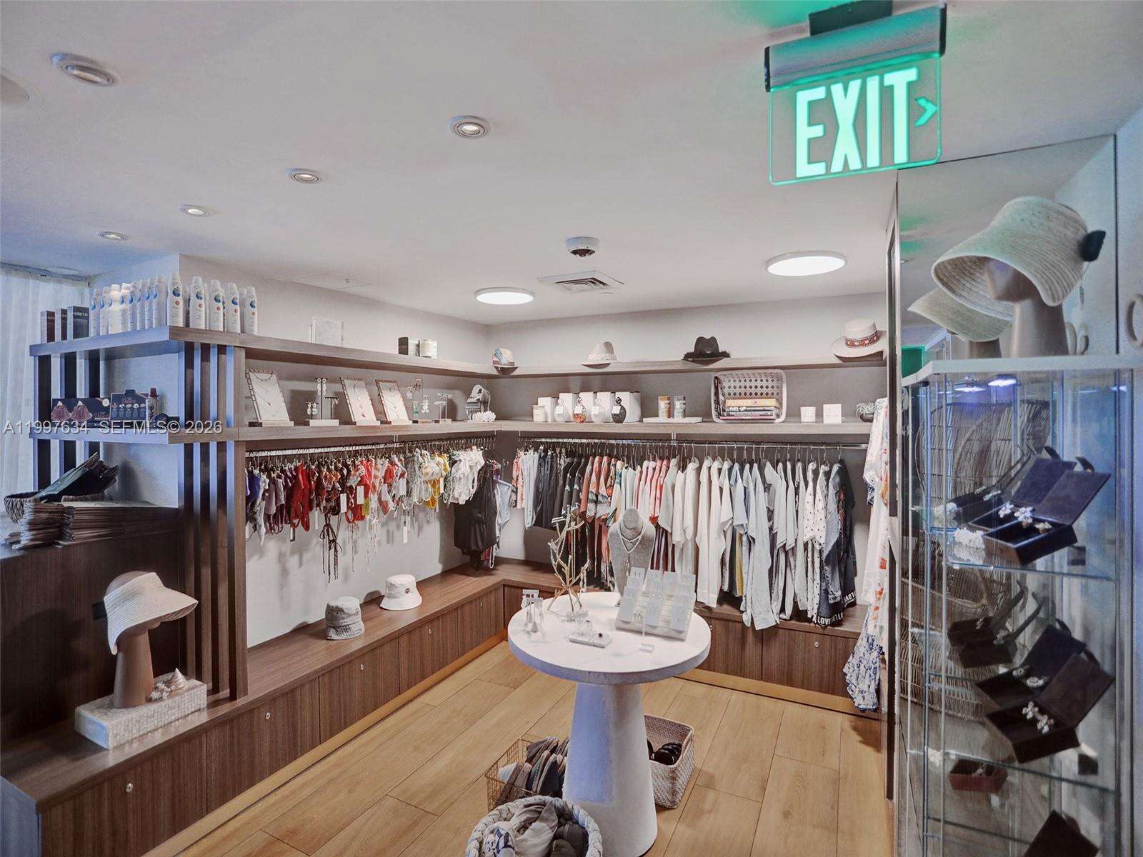 Mondrian Unit #1101 | Picture 37