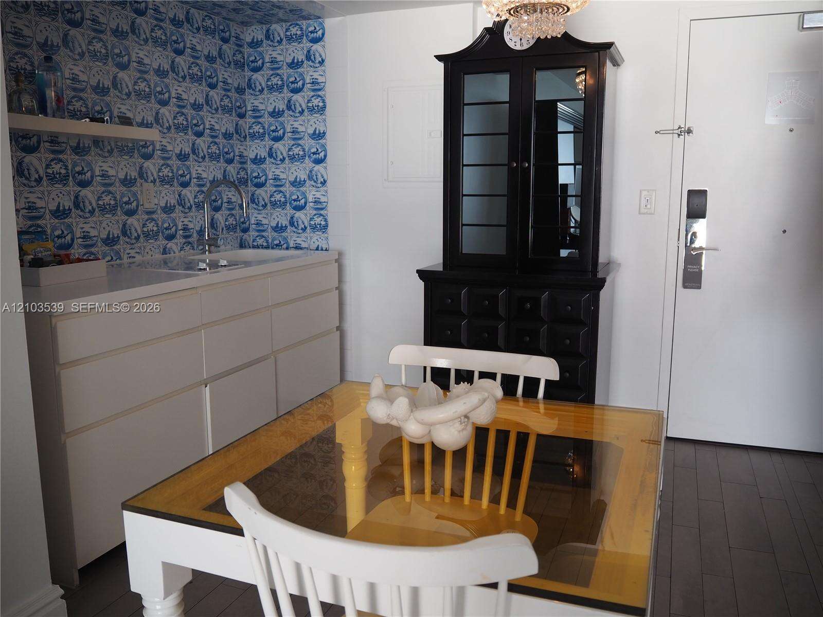 Mondrian Unit #1512 | Picture 6