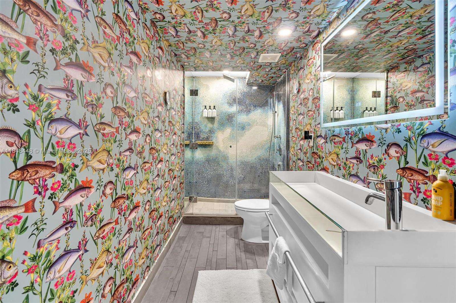 Mondrian Unit #1019 | Picture 12