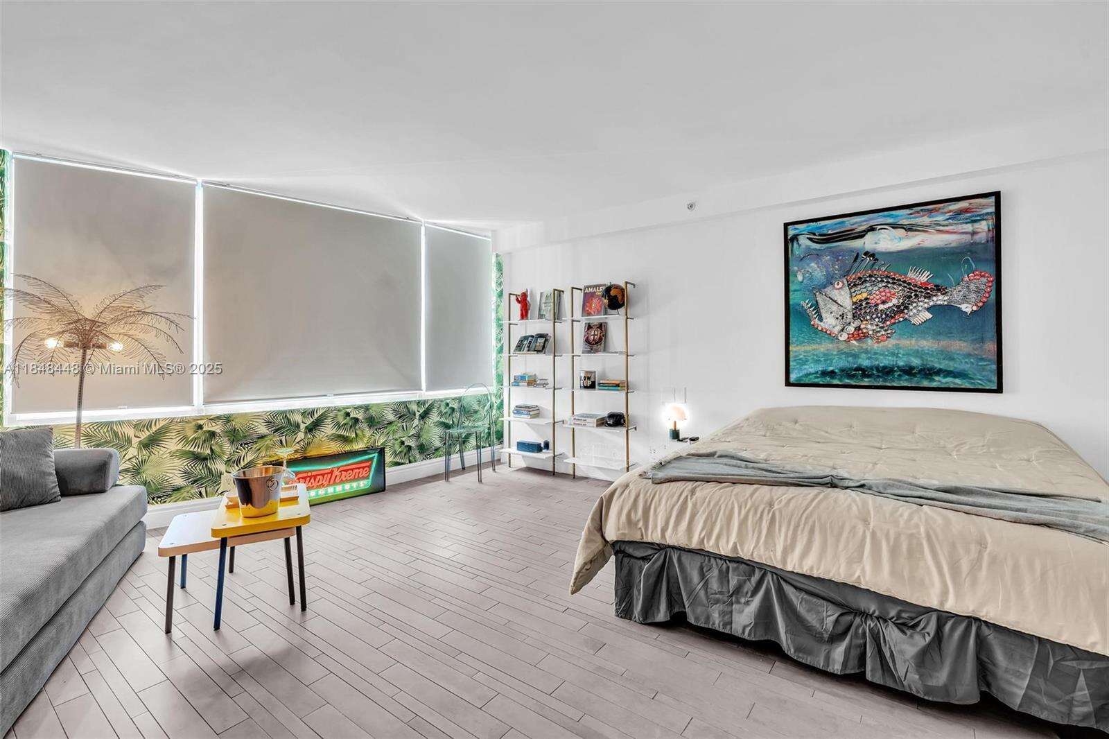 Mondrian Unit #1019 | Picture 28