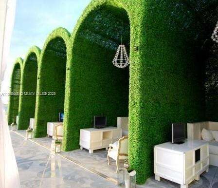 Mondrian Unit #1019 | Picture 43