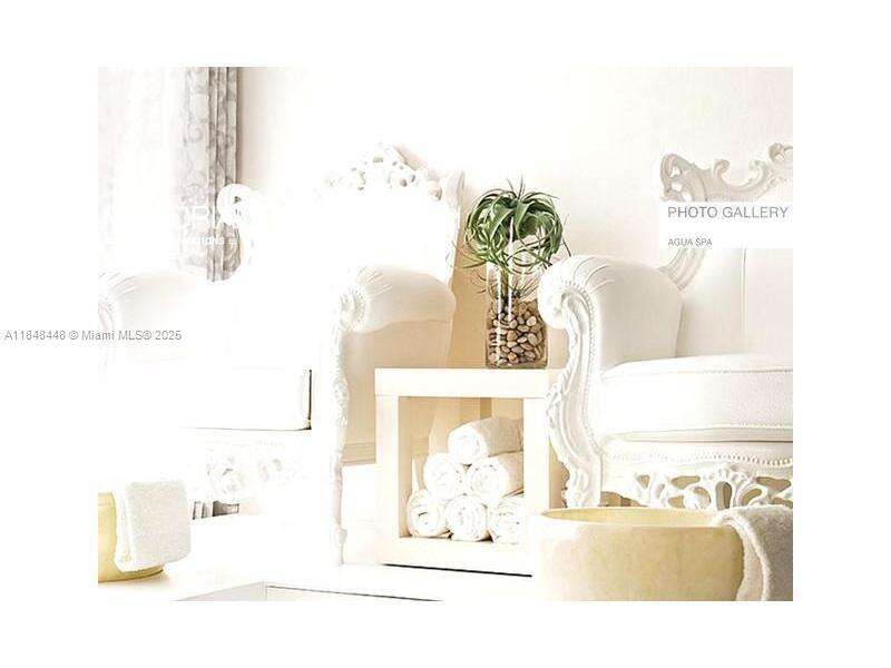 Mondrian Unit #1019 | Picture 46