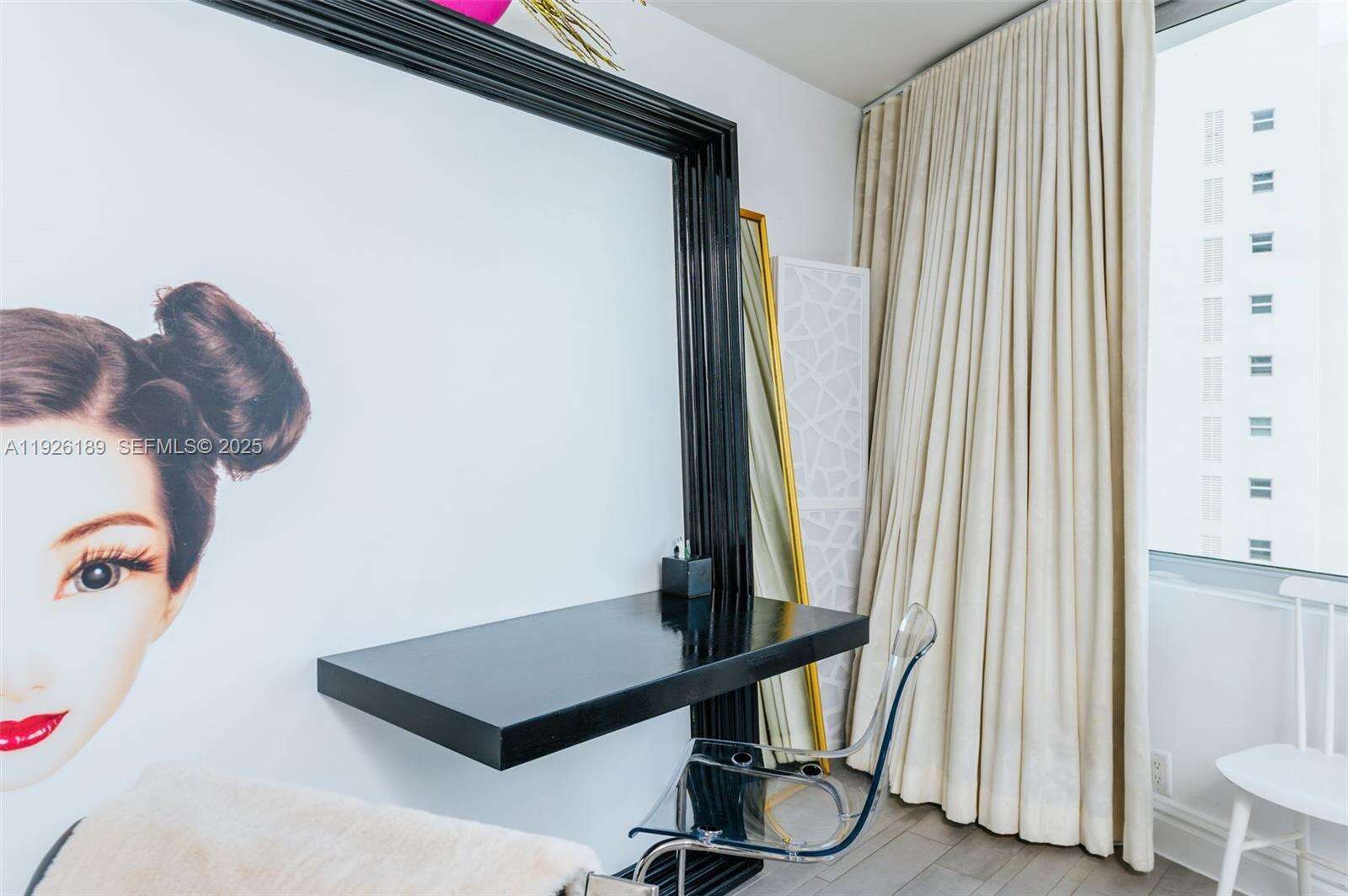 Mondrian Unit #1004 | Picture 10