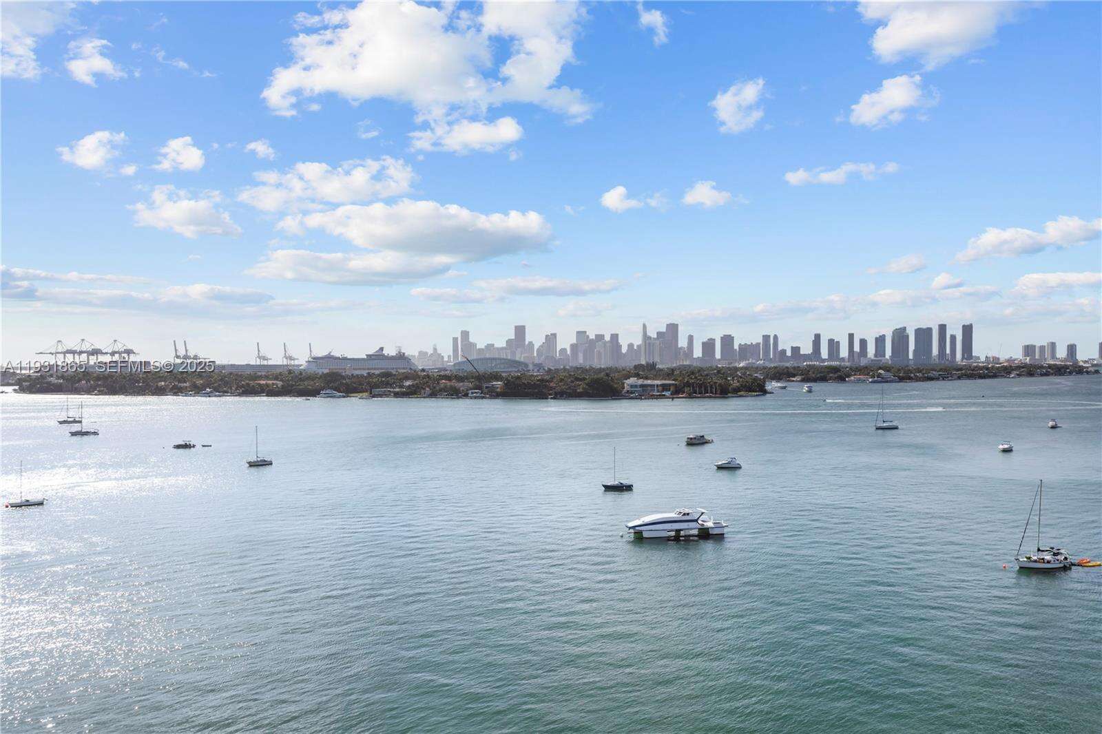 Mondrian For Rent | Unit #1014