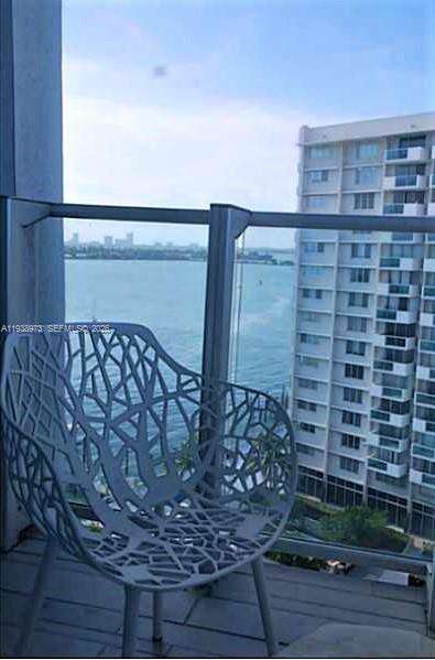 Mondrian Unit #517 | Picture 2