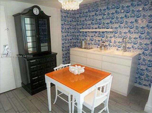 Mondrian Unit #517 | Picture 14