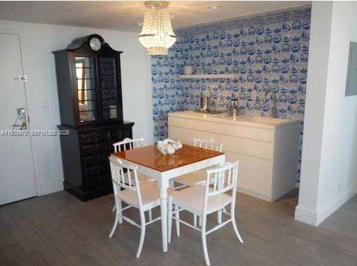 Mondrian Unit #517 | Picture 15