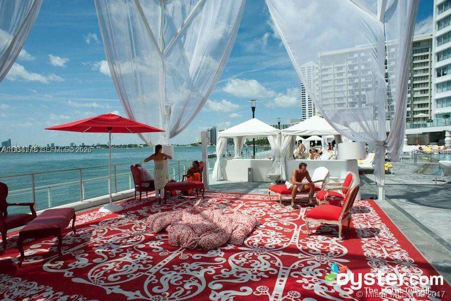 Mondrian Unit #517 | Picture 36