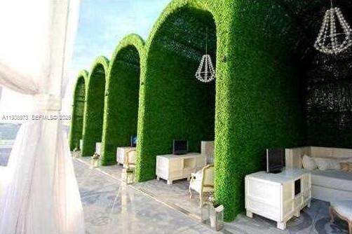 Mondrian Unit #517 | Picture 37