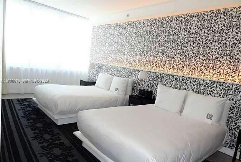 Mondrian Unit #517 | Picture 5