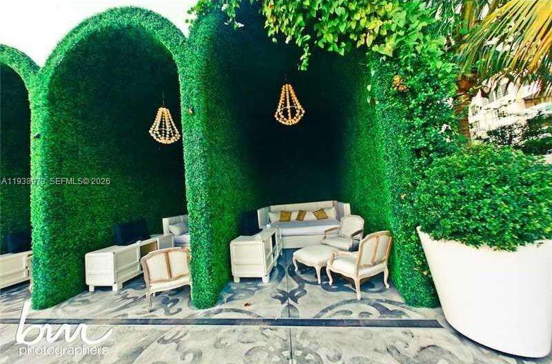 Mondrian Unit #517 | Picture 43