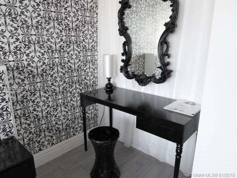 Mondrian Unit #517 | Picture 8