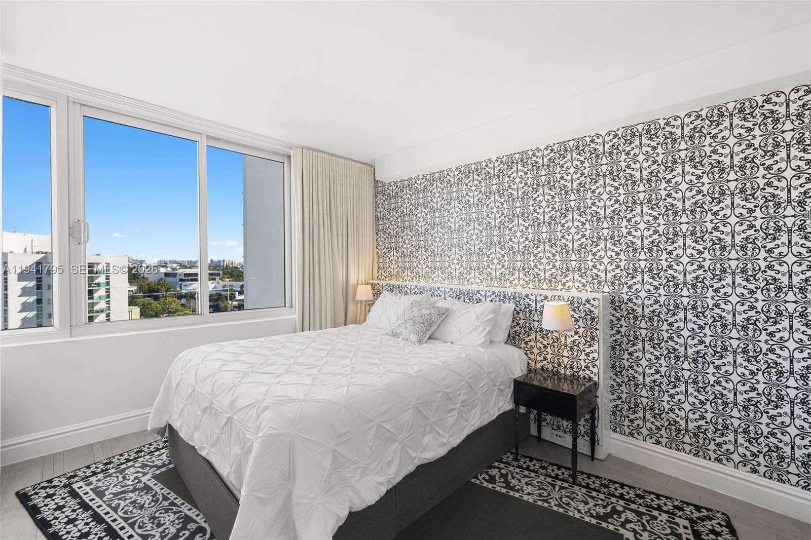 Mondrian Unit #827 | Picture 12