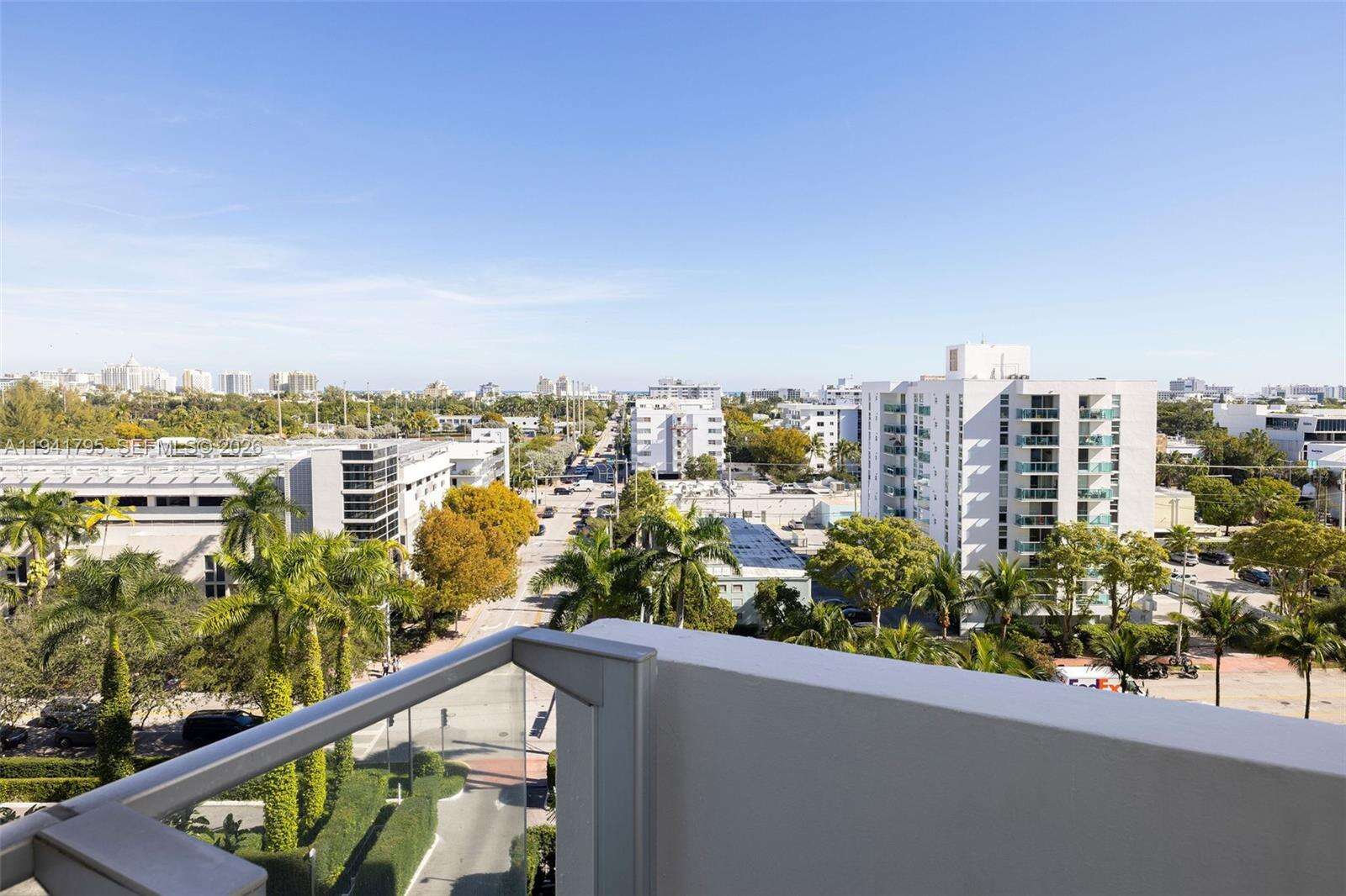 Mondrian Unit #827 | Picture 19