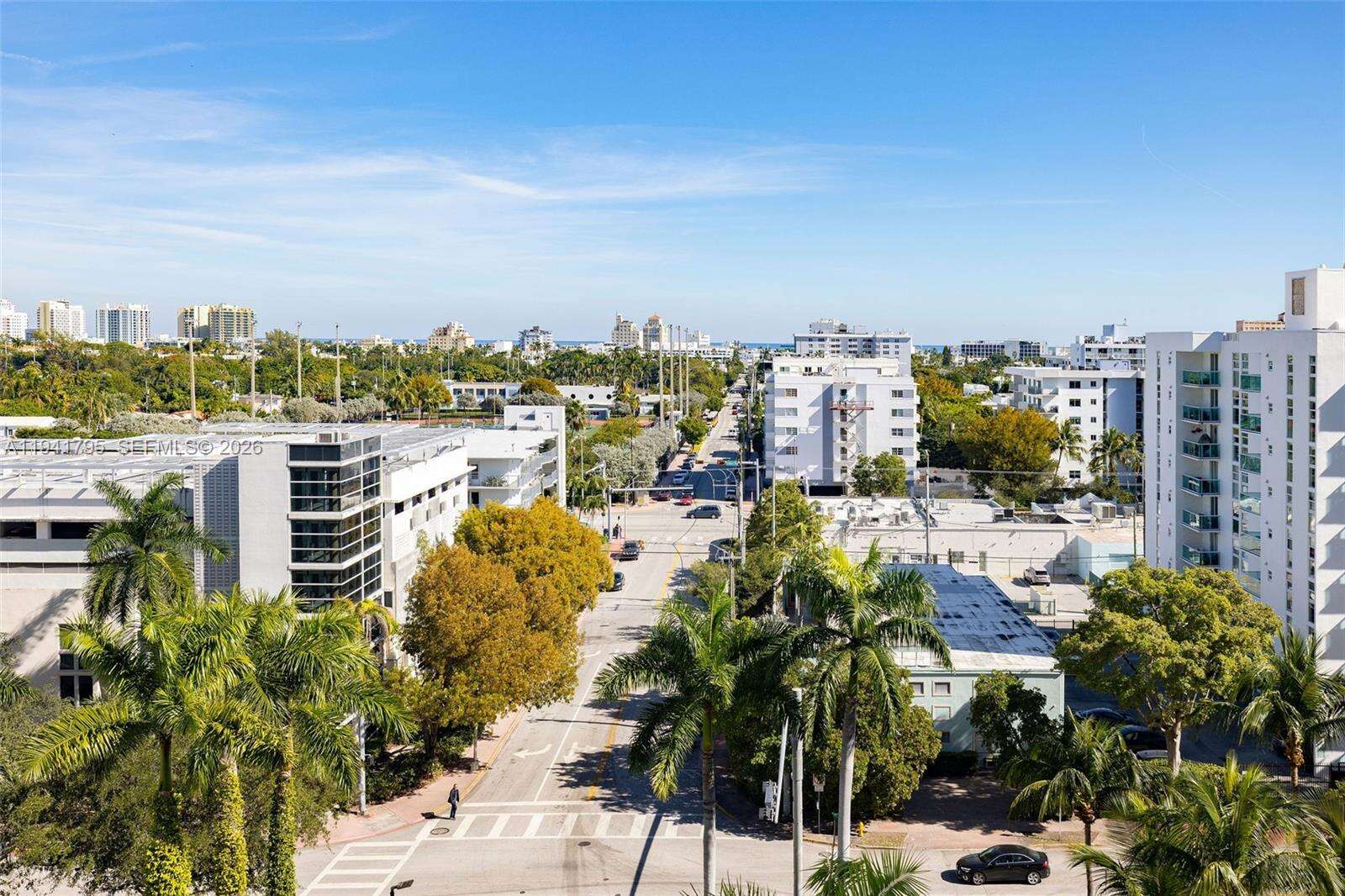 Mondrian Unit #827 | Picture 20