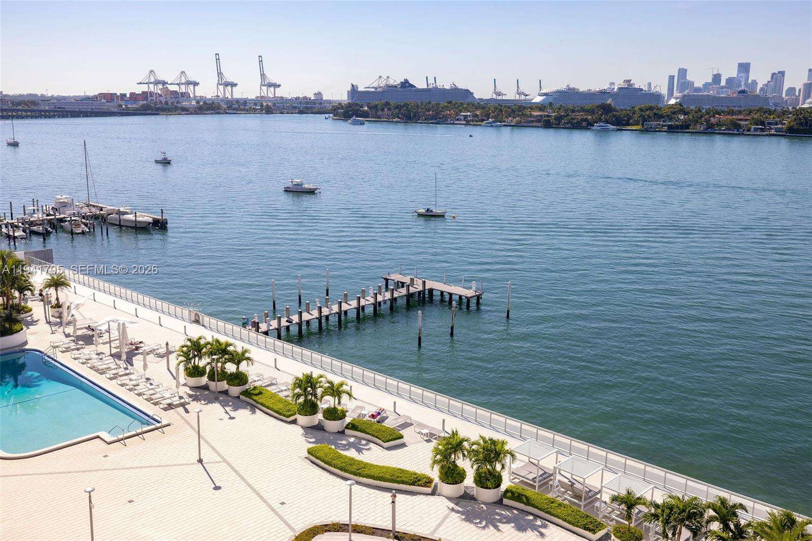 Mondrian Unit #827 | Picture 23