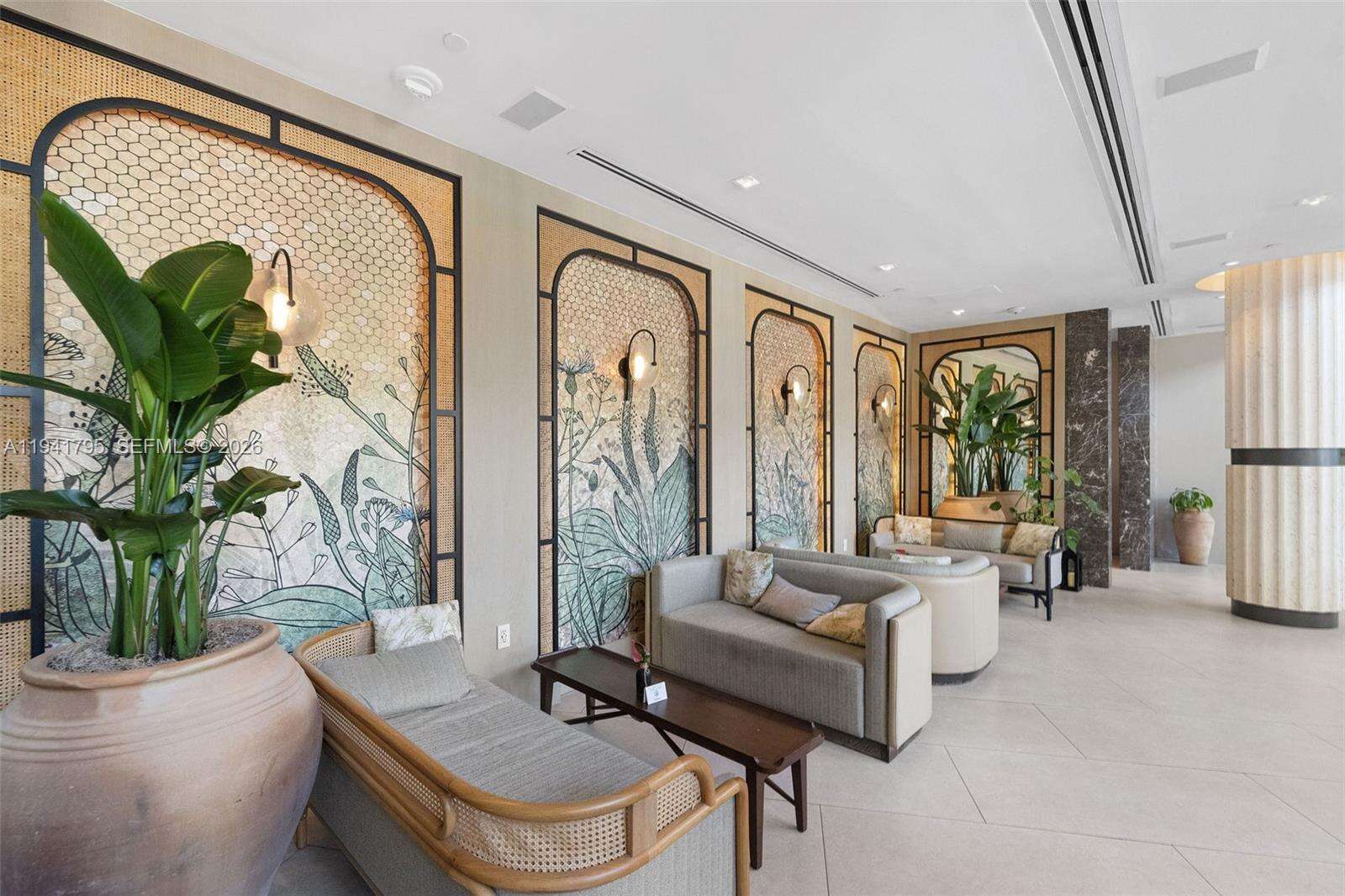 Mondrian Unit #827 | Picture 29