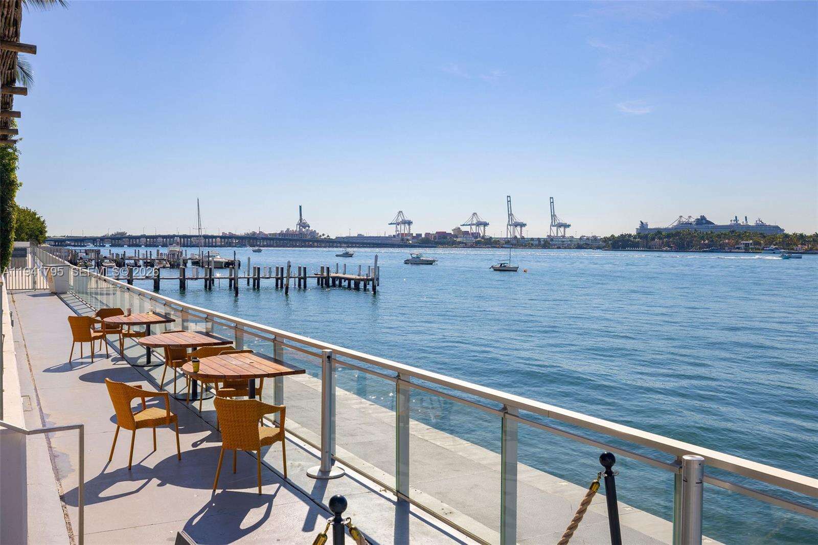 Mondrian Unit #827 | Picture 37