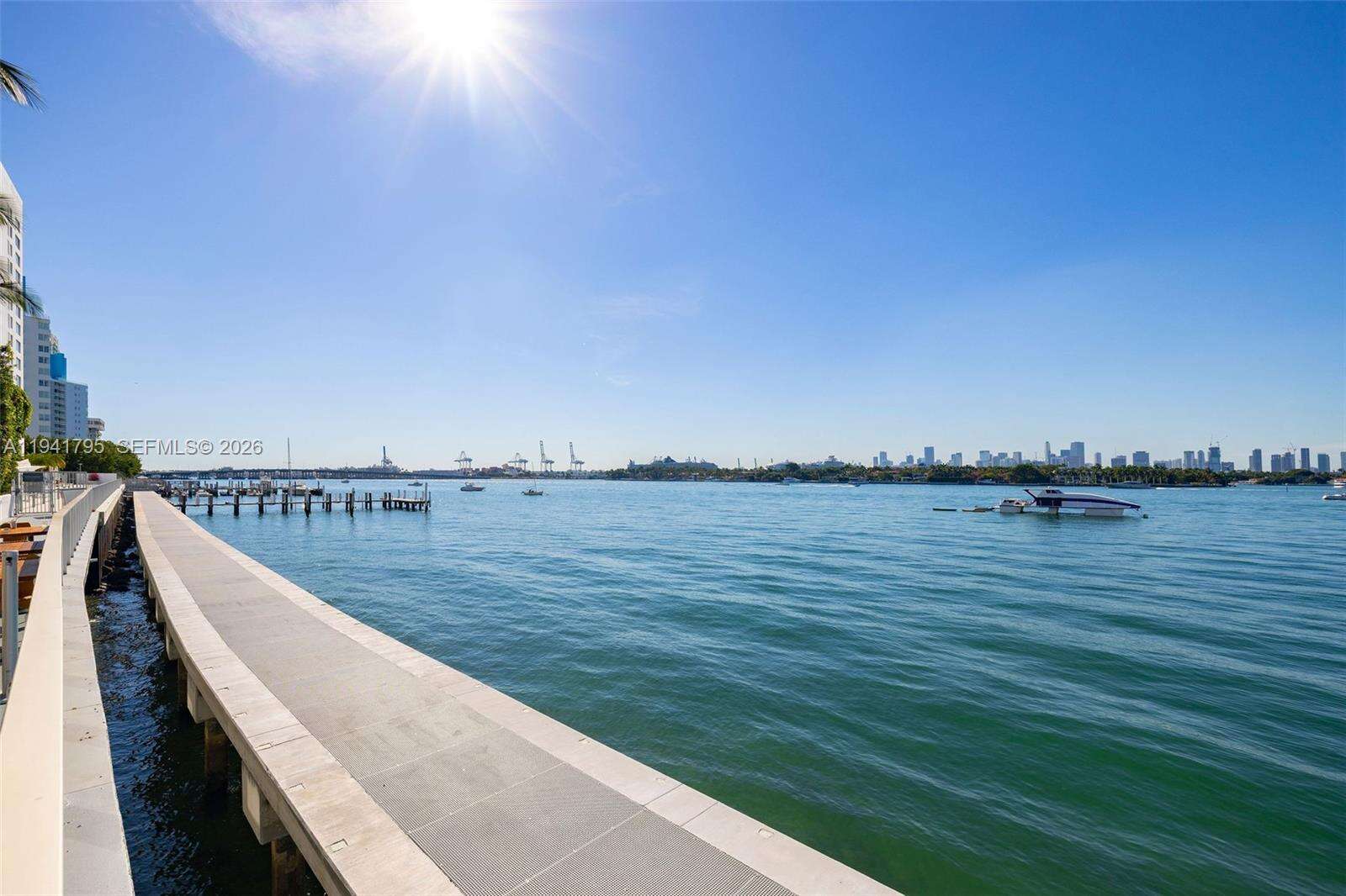 Mondrian Unit #827 | Picture 38