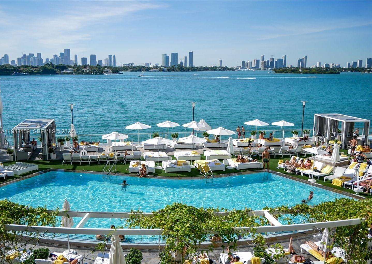 Mondrian Unit #721 | Picture 27