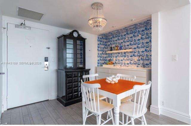 Mondrian Unit #721 | Picture 6