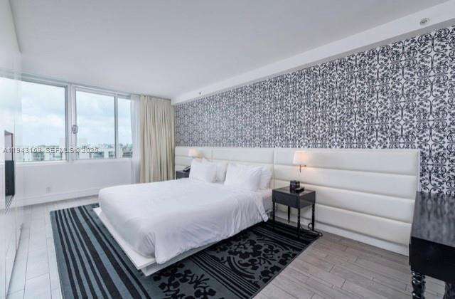 Mondrian Unit #721 | Picture 9