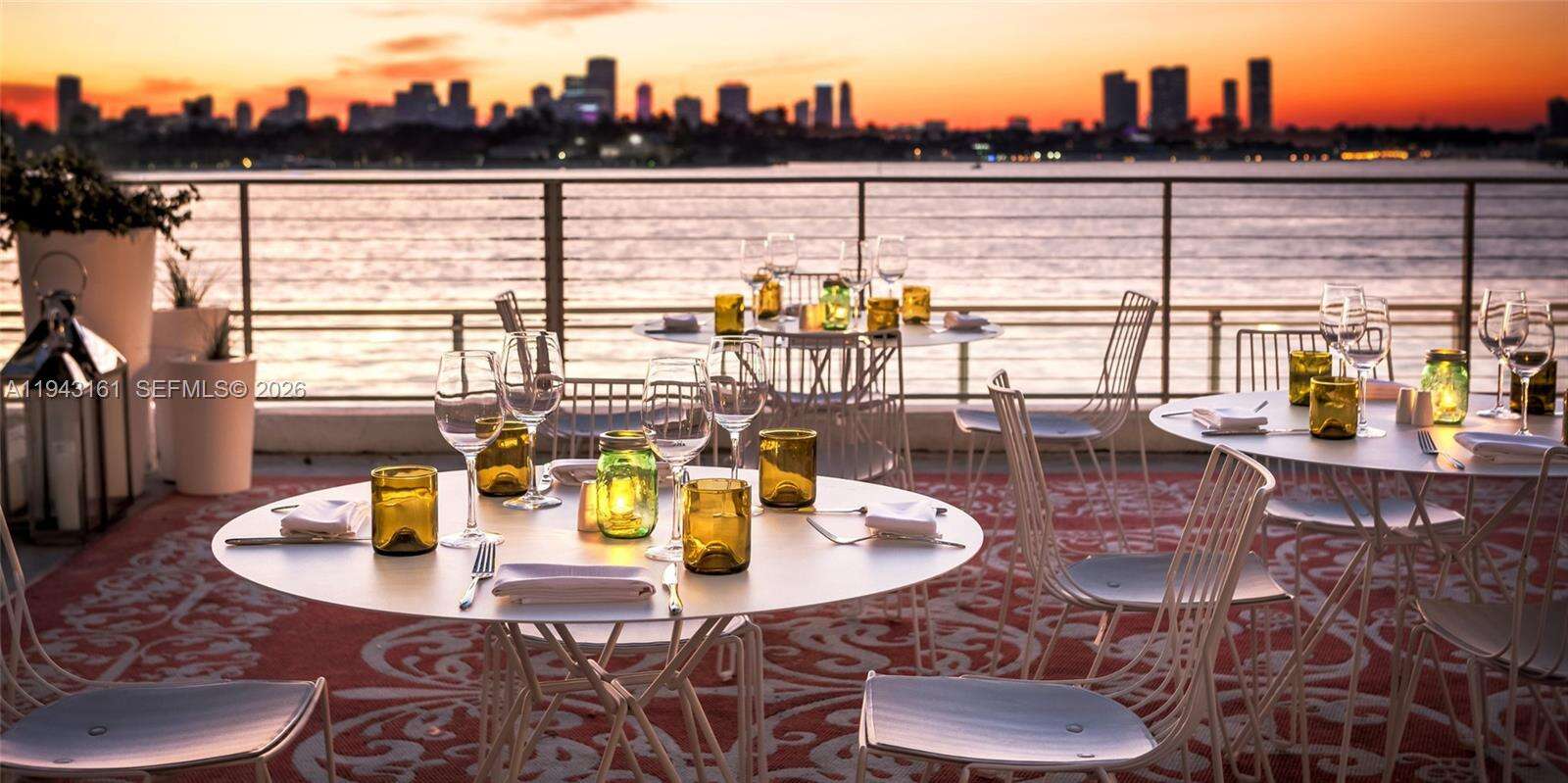 Mondrian Unit #307 | Picture 18