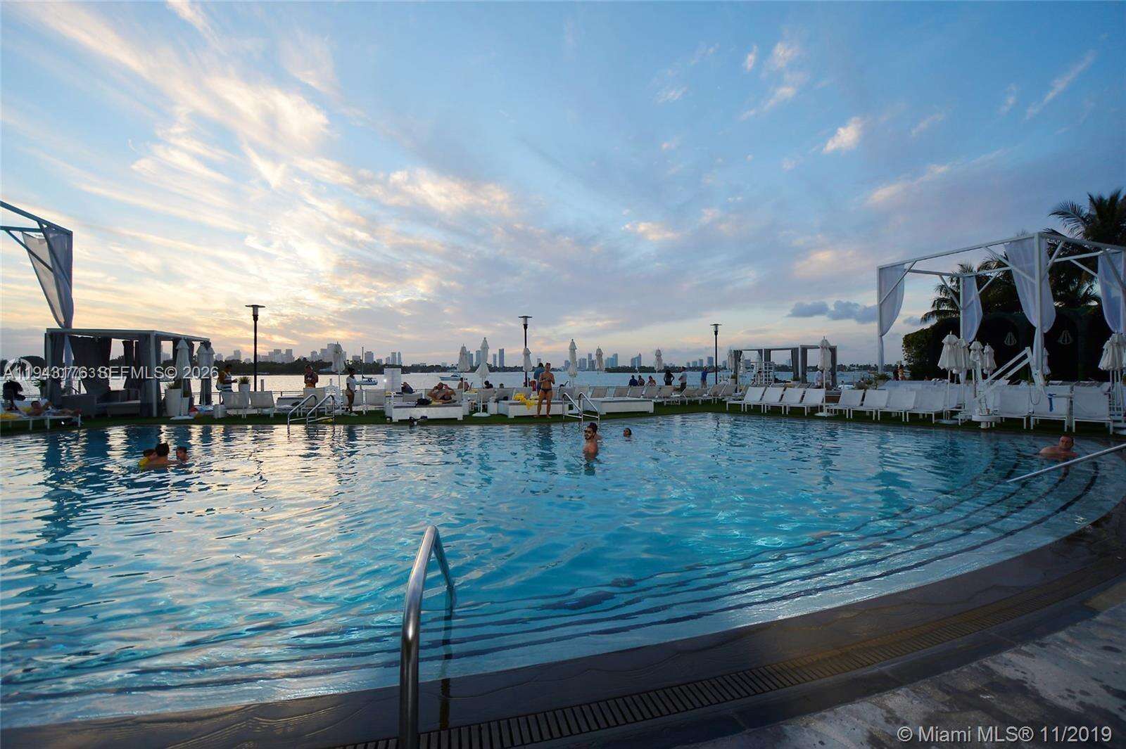 Mondrian Unit #415 | Picture 40