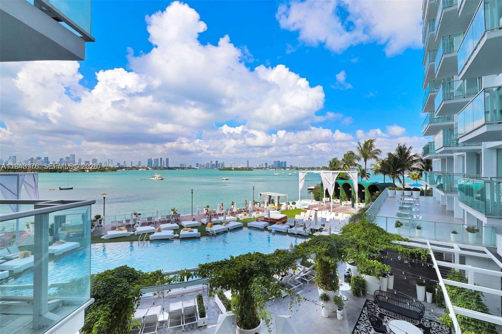 Mondrian Unit #415 | Picture 42