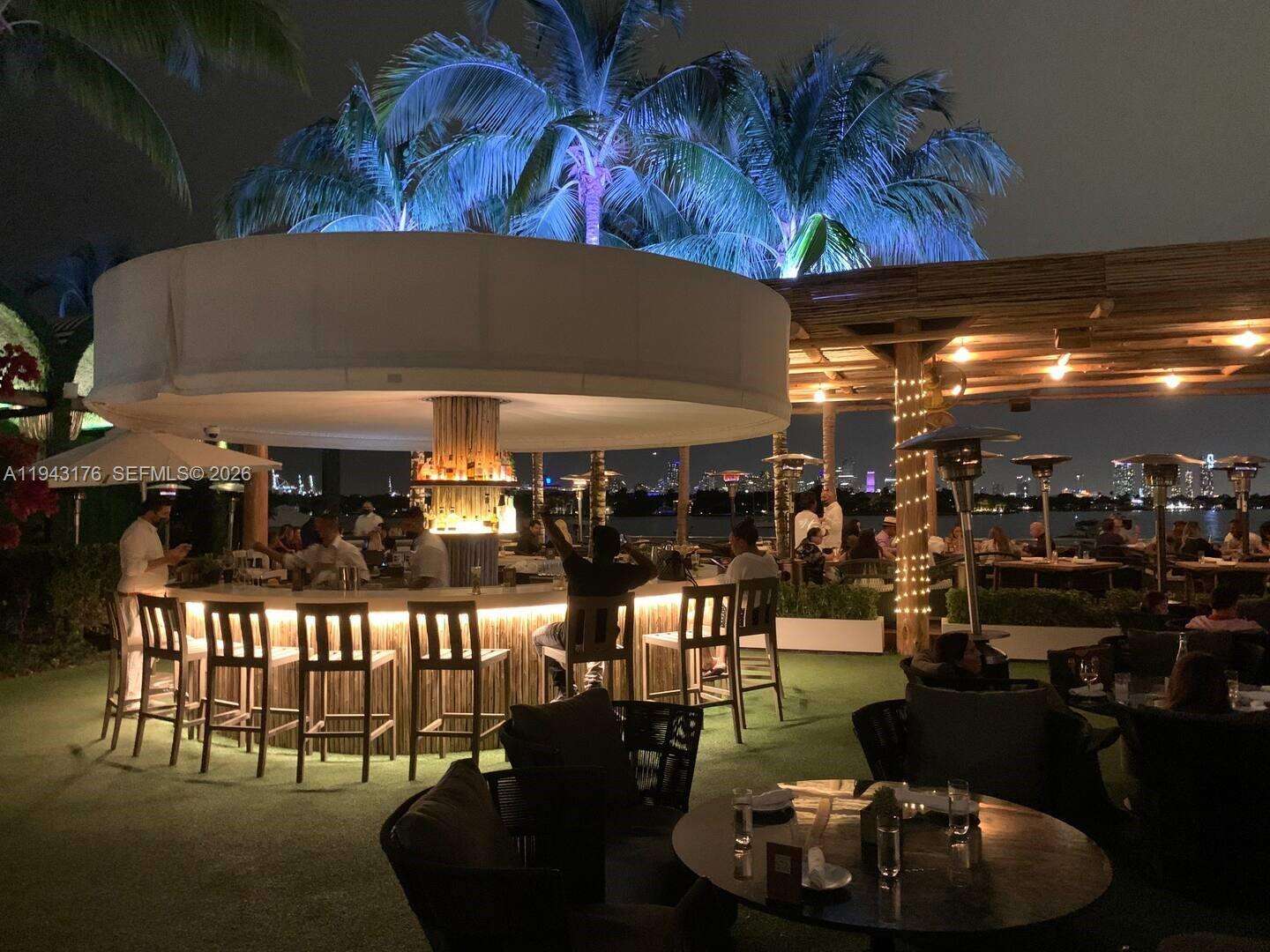 Mondrian Unit #415 | Picture 47