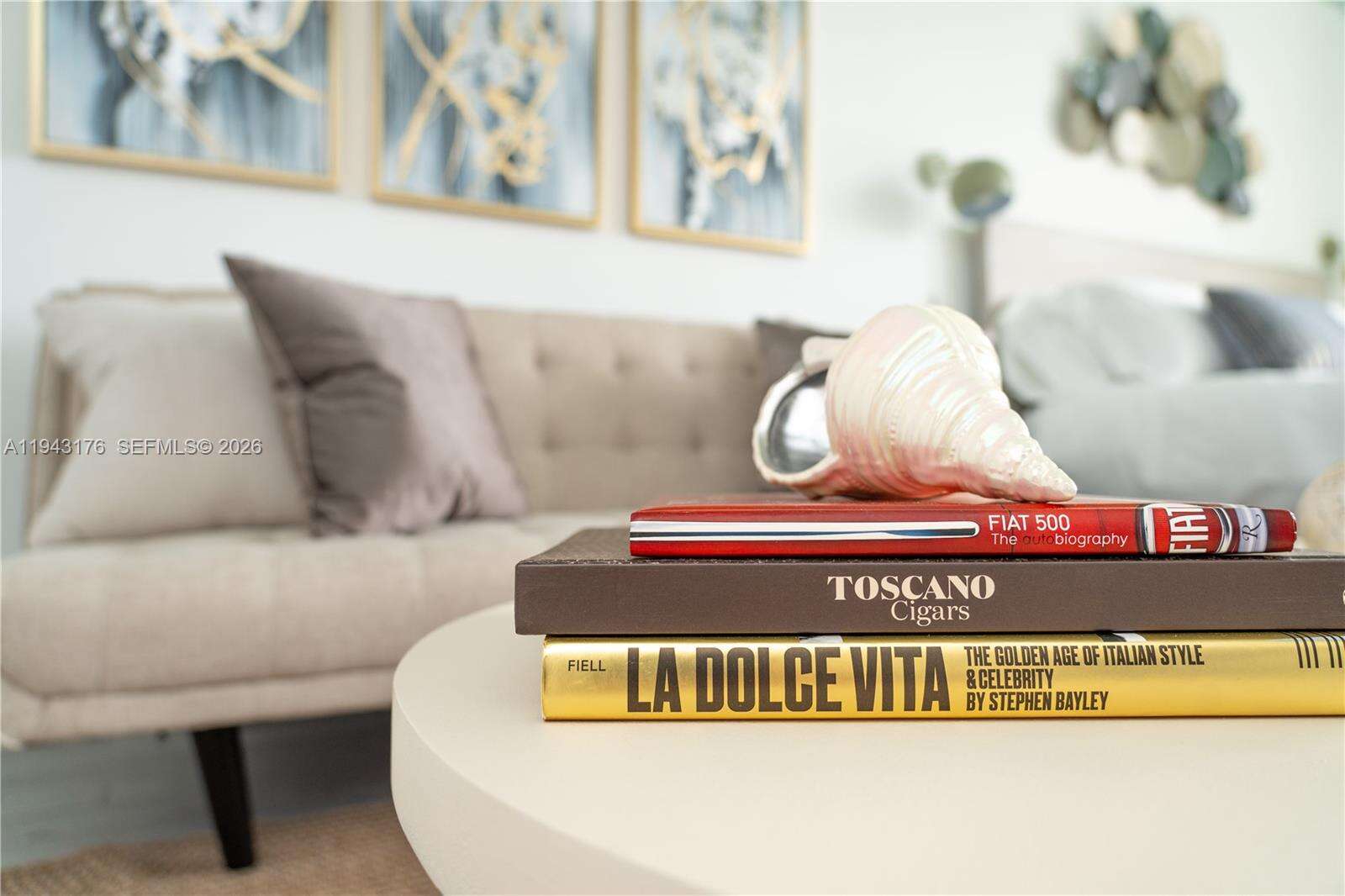 Mondrian Unit #415 | Picture 8