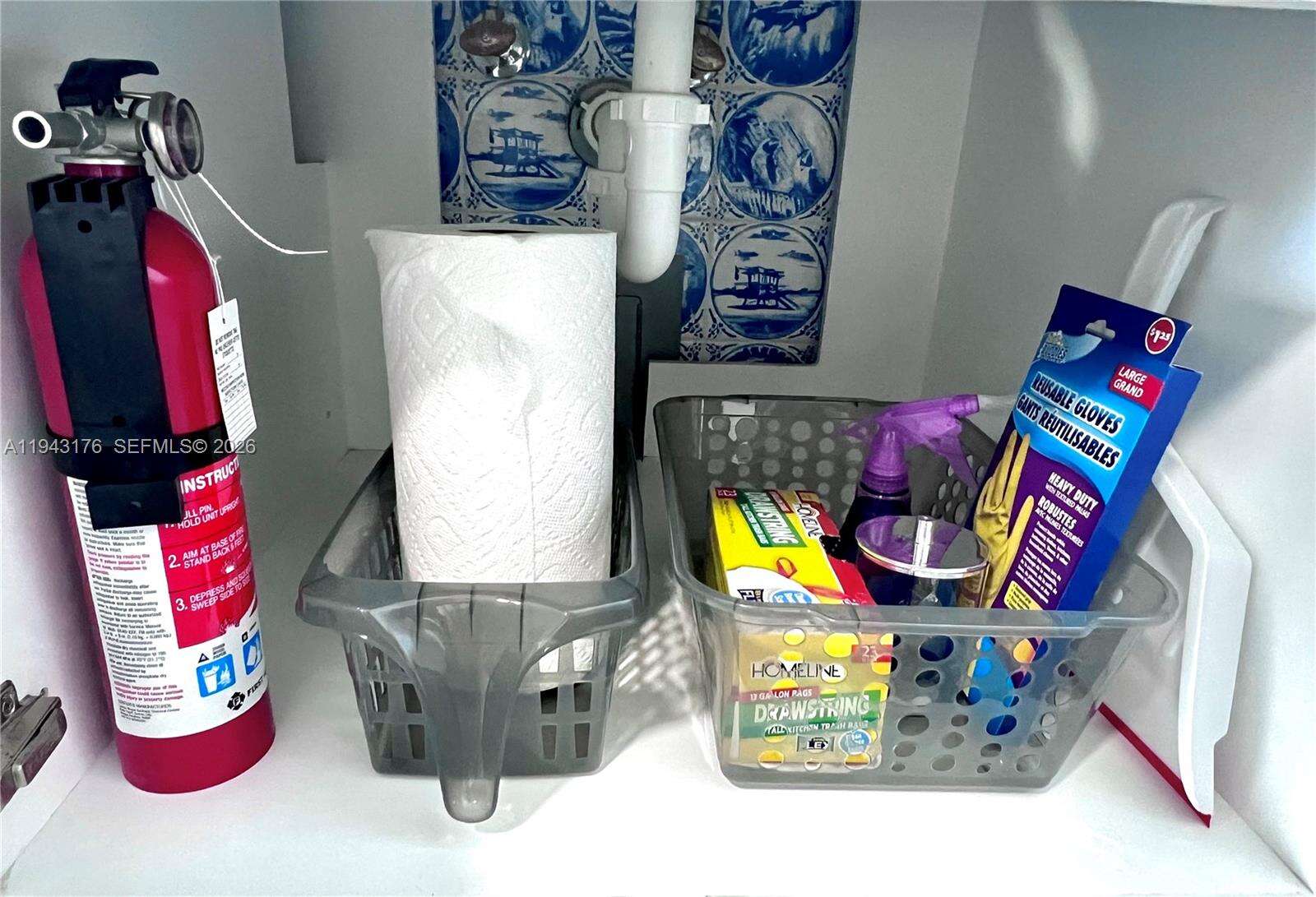 Mondrian Unit #415 | Picture 10