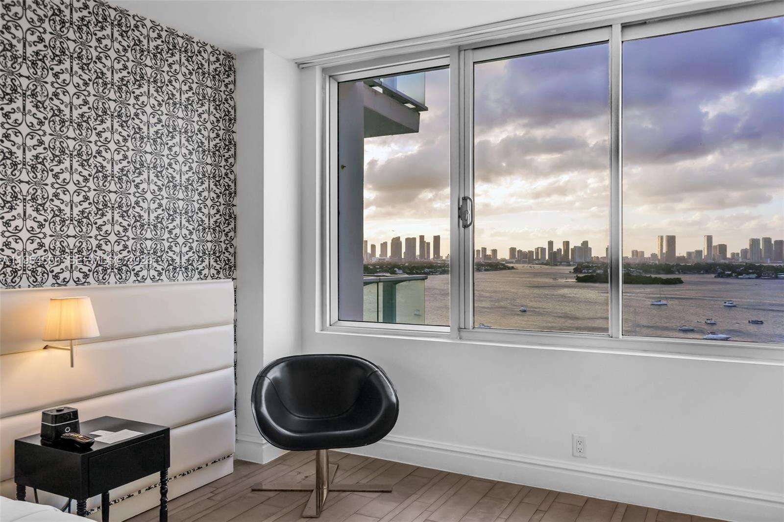 Mondrian Unit #1420 | Picture 5