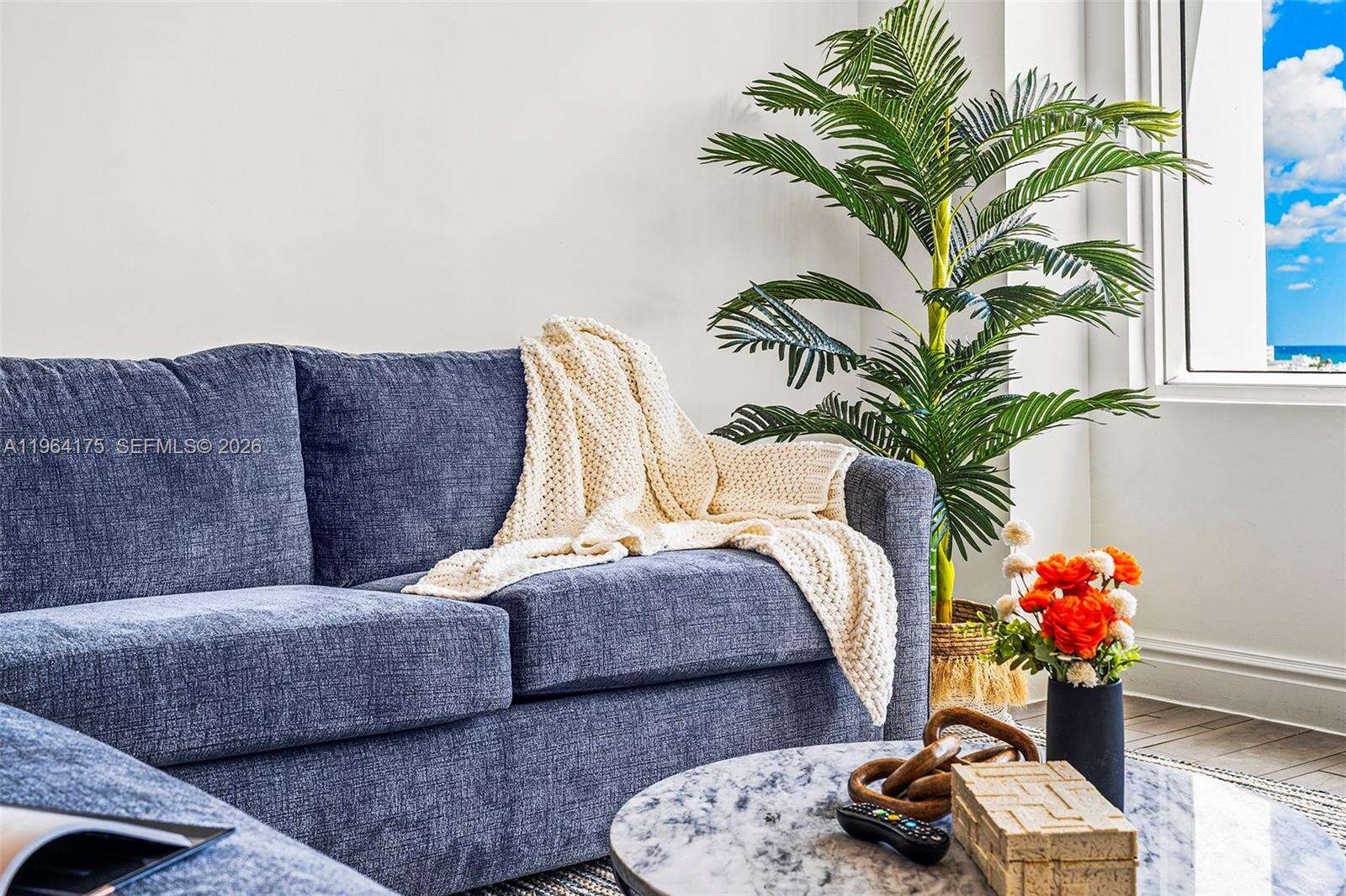 Mondrian Unit #1123 | Picture 12