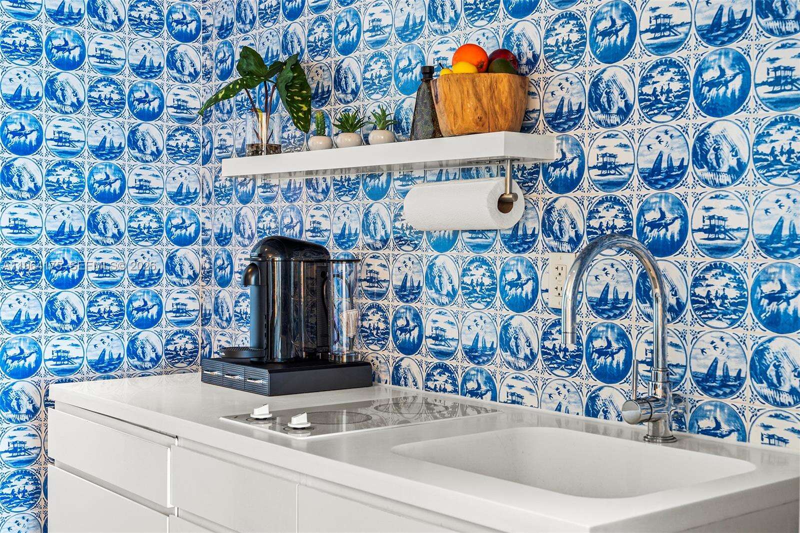 Mondrian Unit #1123 | Picture 16