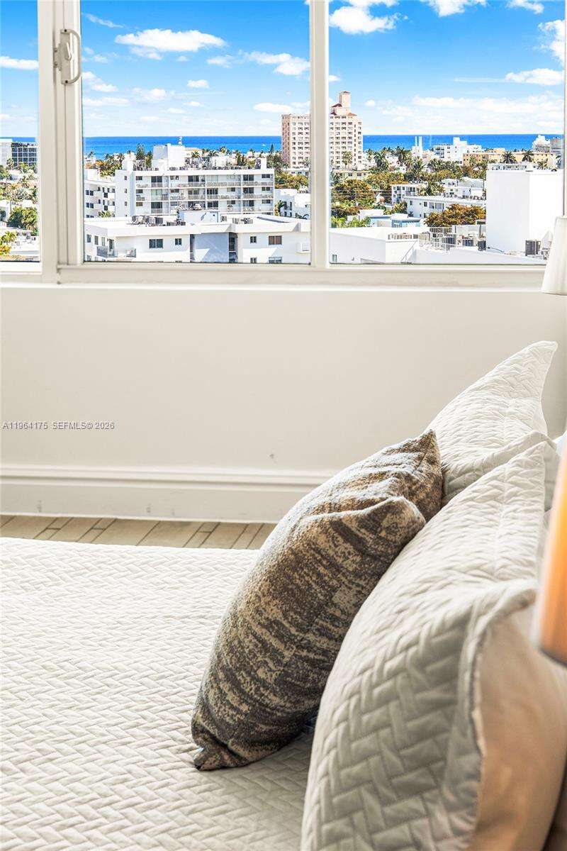 Mondrian Unit #1123 | Picture 21